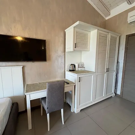 Relais Borgo San Nicolo *
