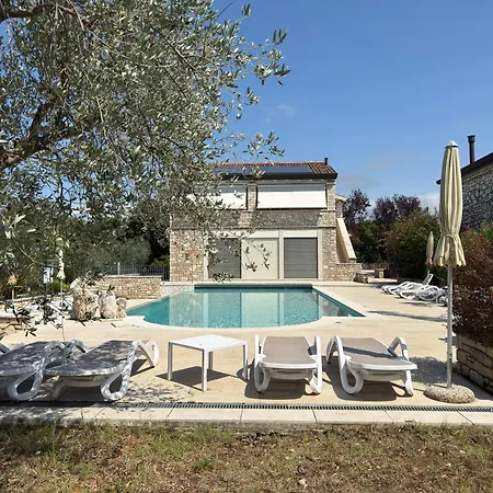 Relais Borgo San Nicolo *